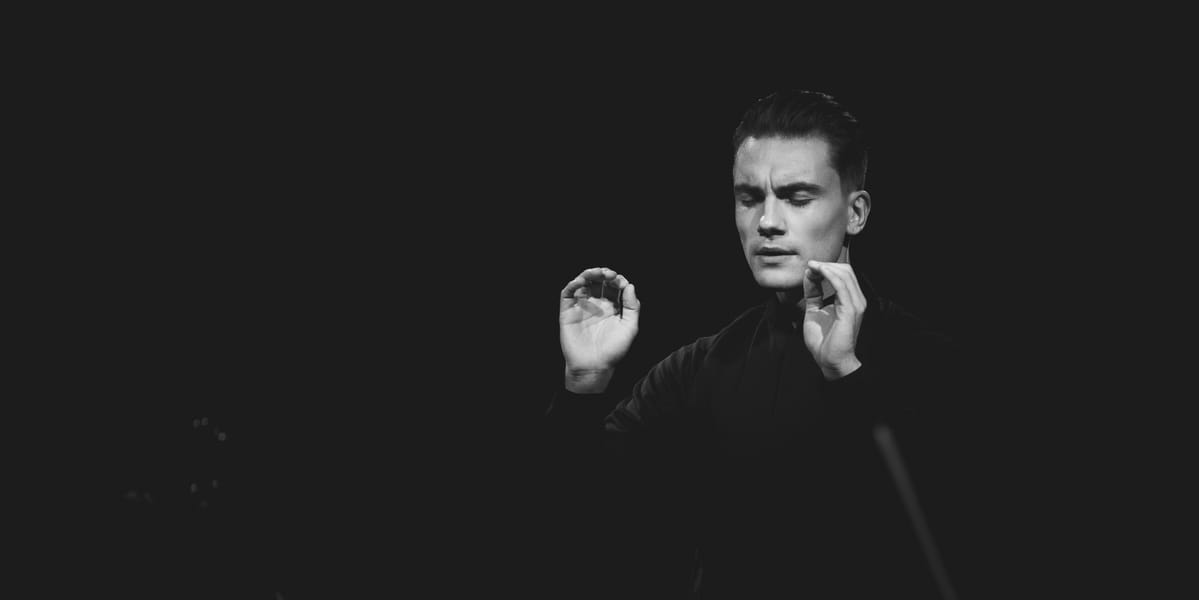 Pablo Devigo conducting during the Besançon International Conducting Competition 2021